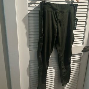 NWT RAG PLUS Kombu Green Atheletic pants with two side poc…